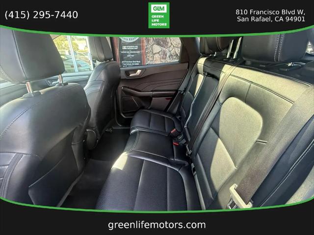2022 Ford Escape Titanium Hybrid