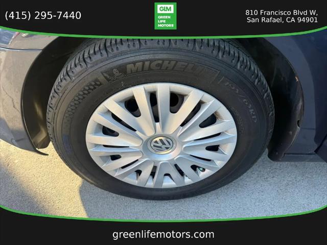 2013 Volkswagen Golf 2.5L 4-Door