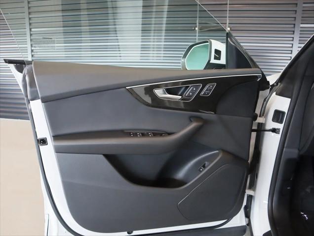 2025 Audi Q8 Premium 55 TFSI quattro