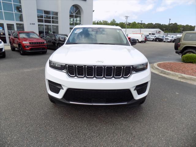 2023 Jeep Grand Cherokee Laredo 4x4