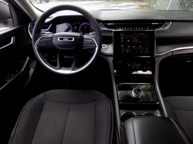 2023 Jeep Grand Cherokee Laredo 4x4