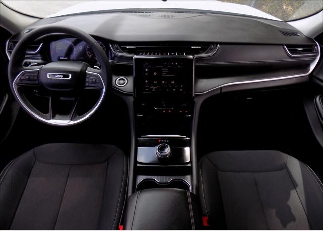 2023 Jeep Grand Cherokee Laredo 4x4