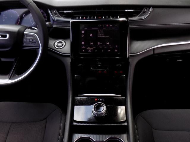 2023 Jeep Grand Cherokee Laredo 4x4