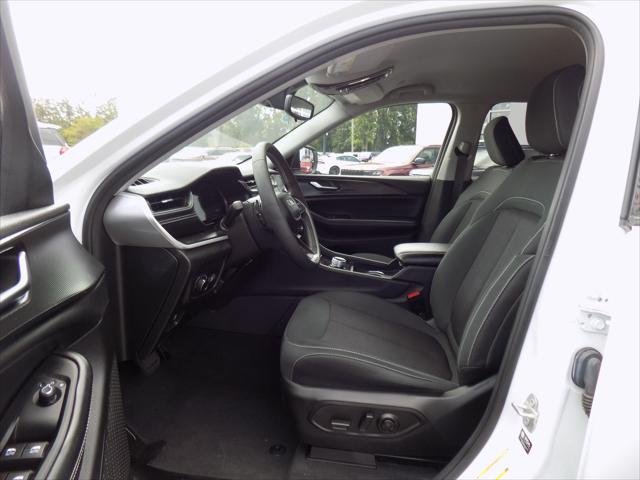 2023 Jeep Grand Cherokee Laredo 4x4