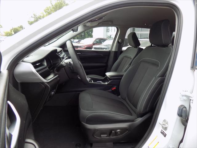 2023 Jeep Grand Cherokee Laredo 4x4