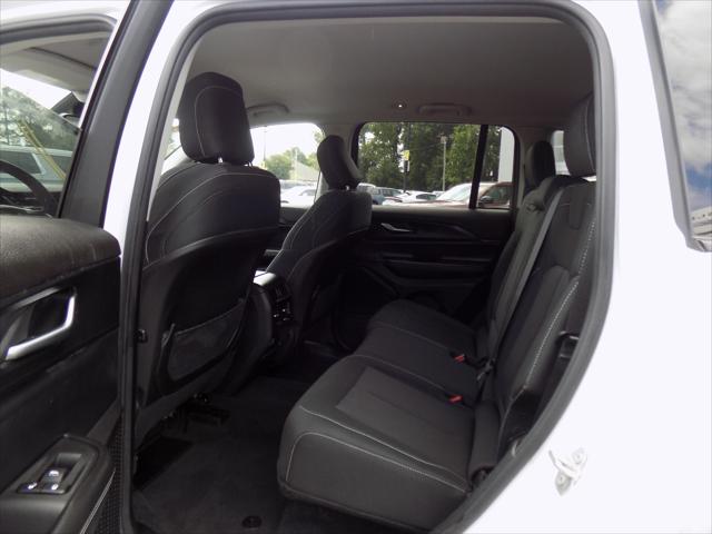 2023 Jeep Grand Cherokee Laredo 4x4