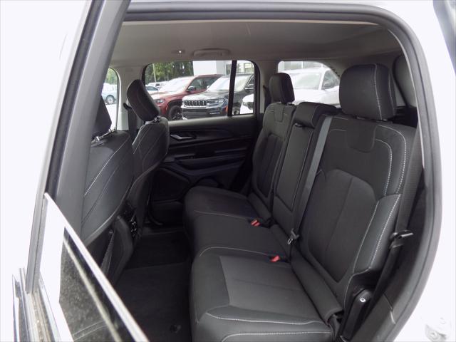 2023 Jeep Grand Cherokee Laredo 4x4