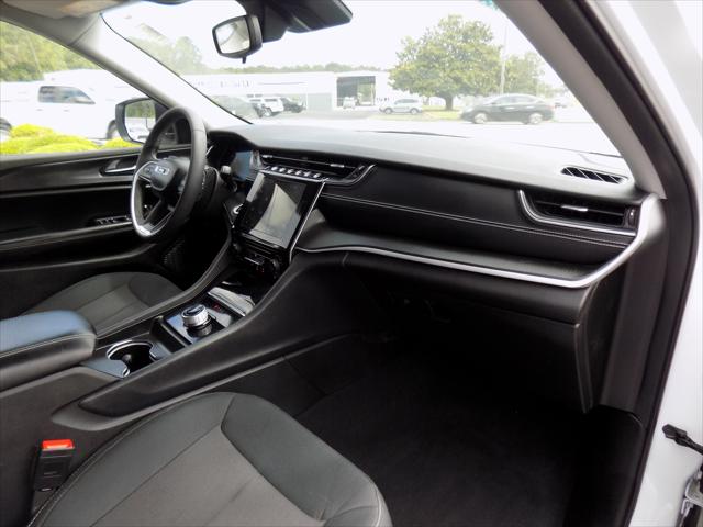 2023 Jeep Grand Cherokee Laredo 4x4