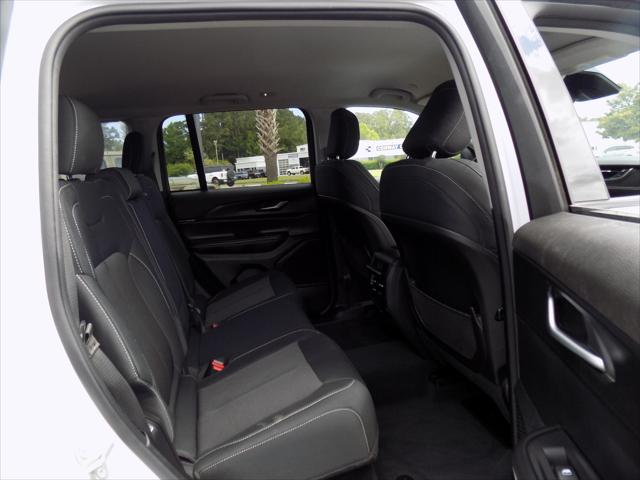2023 Jeep Grand Cherokee Laredo 4x4