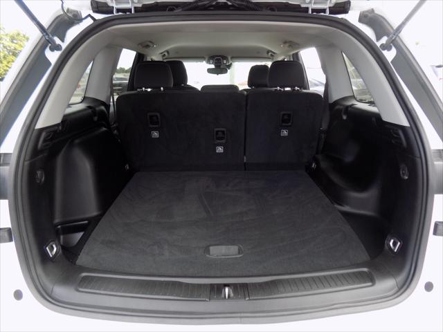 2023 Jeep Grand Cherokee Laredo 4x4