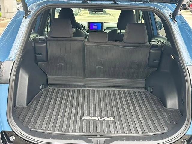 2025 Toyota RAV4 Hybrid SE