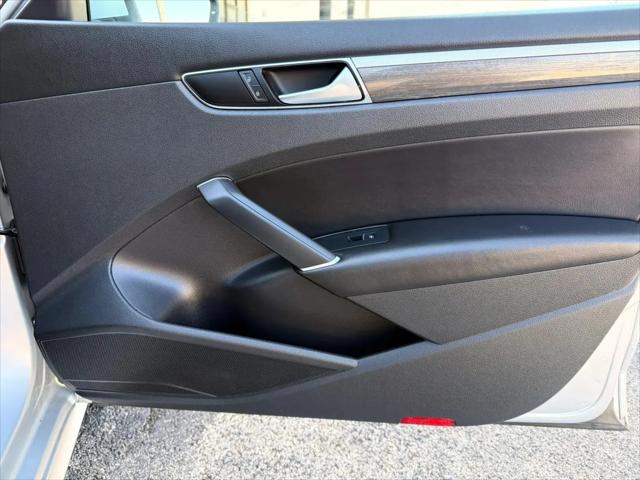 2016 Volkswagen Passat 1.8T SE