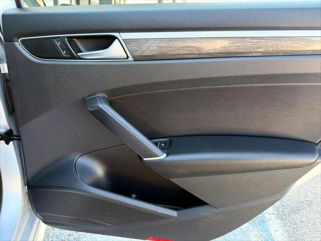 2016 Volkswagen Passat 1.8T SE