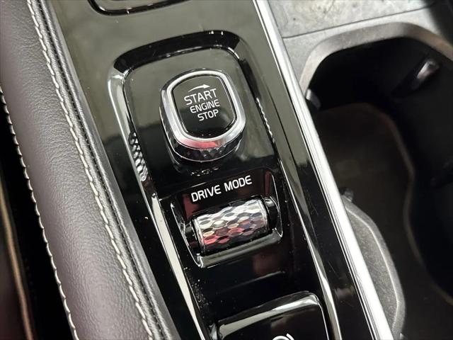 2021 Volvo XC90 Recharge T8 R-Design 7 Passenger