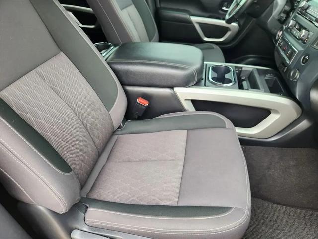 2024 Nissan Titan Crew Cab SV 4x2