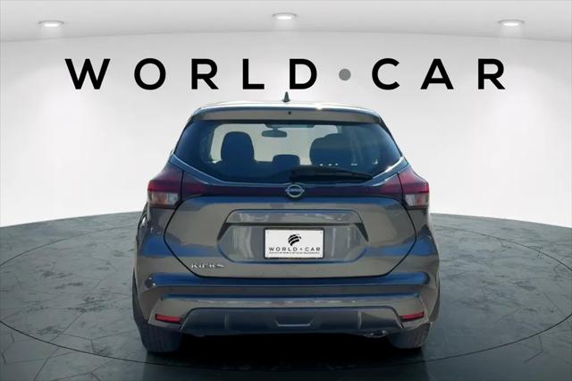 2022 Nissan Kicks S Xtronic CVT