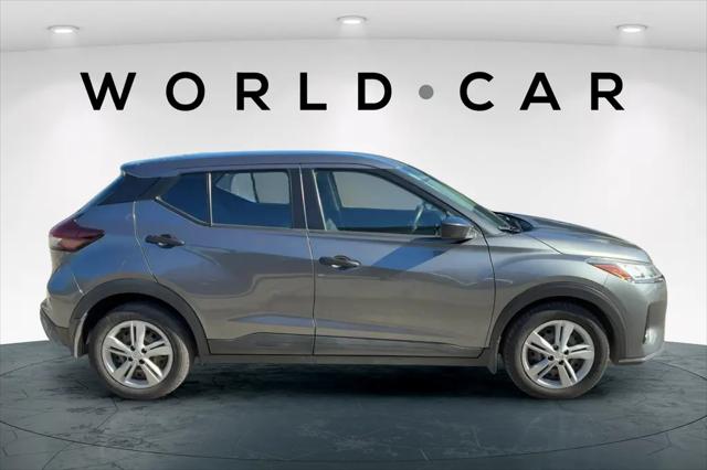 2022 Nissan Kicks S Xtronic CVT