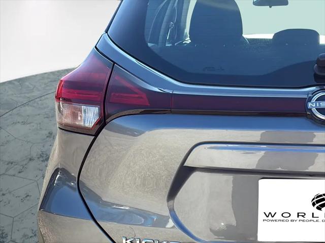 2022 Nissan Kicks S Xtronic CVT