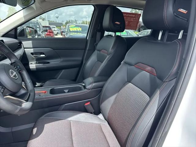 2025 Nissan Kicks SR FWD
