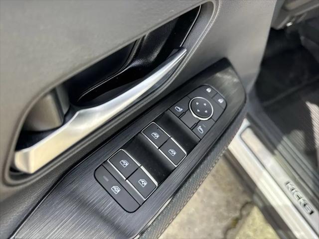 2025 Nissan Kicks SR FWD