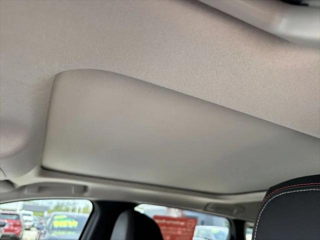 2025 Nissan Kicks SR FWD