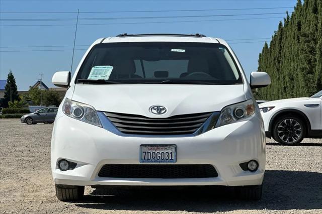 2014 Toyota Sienna XLE V6 8 Passenger