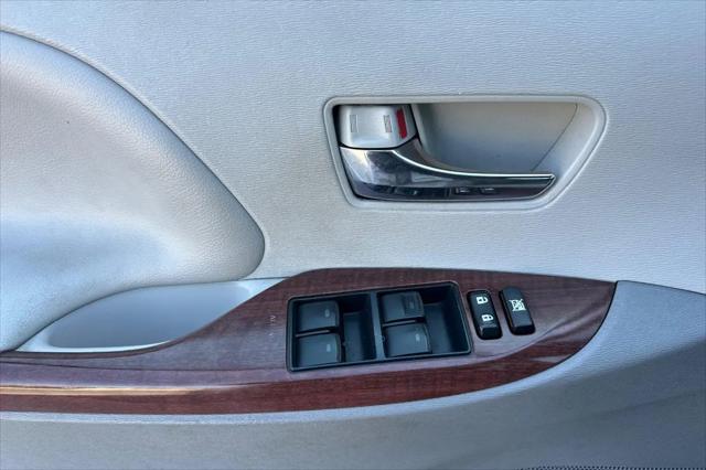 2014 Toyota Sienna XLE V6 8 Passenger