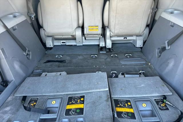 2014 Toyota Sienna XLE V6 8 Passenger
