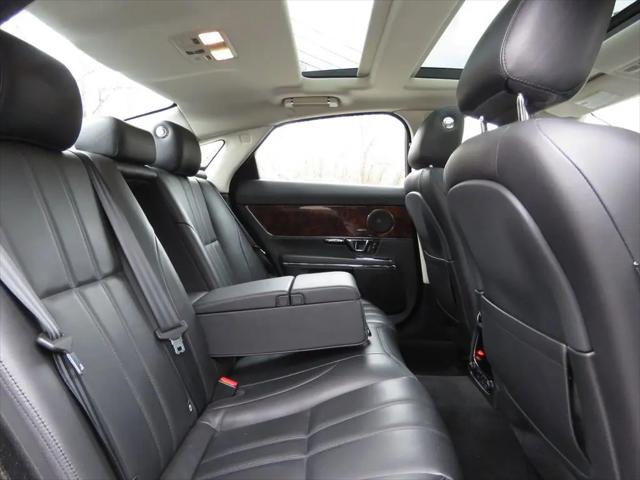 2015 Jaguar XJ Standard