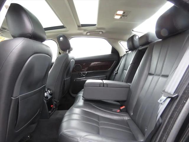 2015 Jaguar XJ Standard