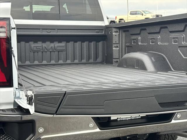 2026 GMC Sierra 2500HD Crew Cab, Standard Bed, SLT, 4WD
