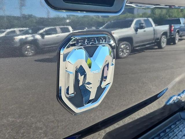 2022 Ram 2500 Tradesman Regular Cab 4x4 8' Box