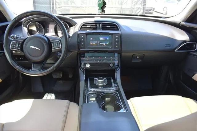 2017 Jaguar XE 25t Premium