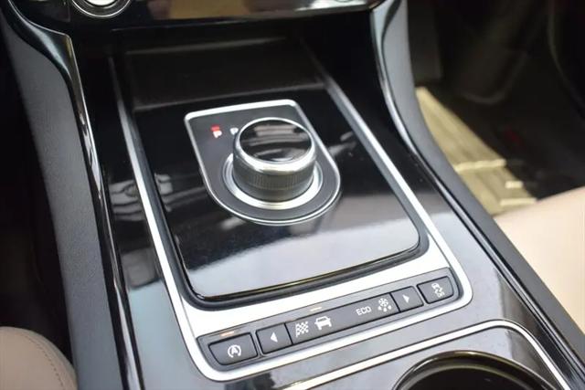 2017 Jaguar XE 25t Premium
