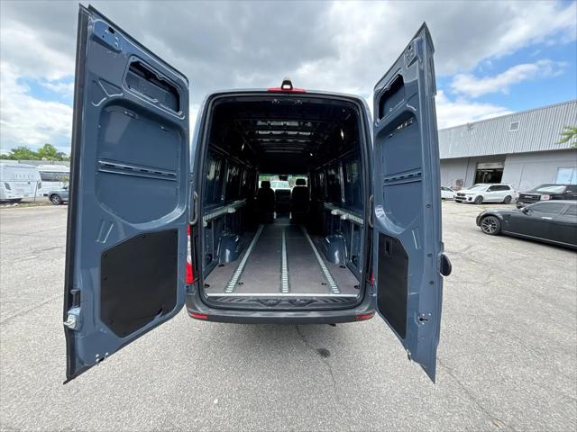 2021 Mercedes-Benz Sprinter 2500 High Roof I4