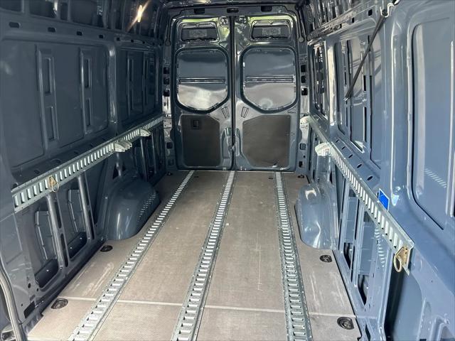 2021 Mercedes-Benz Sprinter 2500 High Roof I4