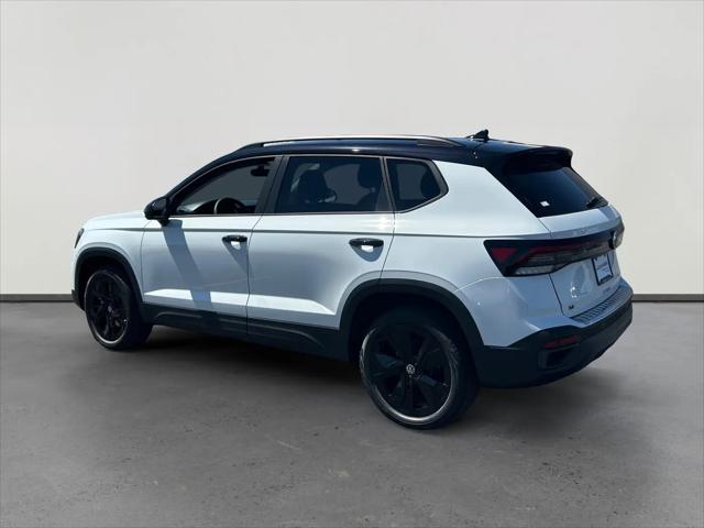 2026 Volkswagen Taos SE Black