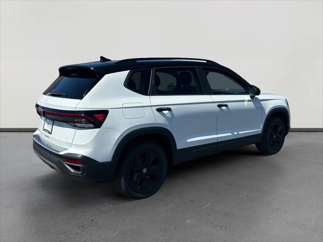 2026 Volkswagen Taos SE Black