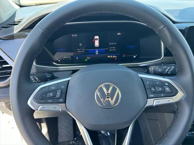 2026 Volkswagen Taos SE Black