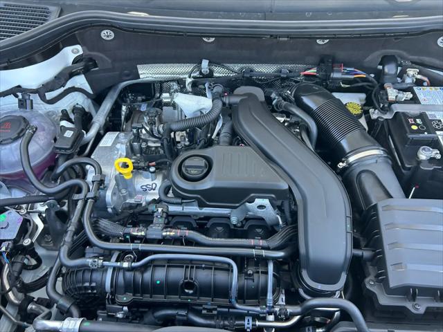 2026 Volkswagen Taos SE Black
