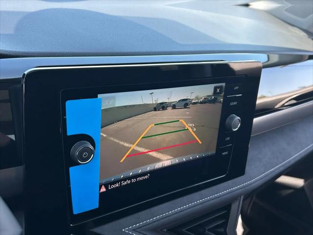 2026 Volkswagen Taos SE Black