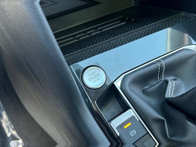 2026 Volkswagen Taos SE Black