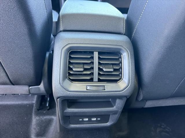 2026 Volkswagen Taos SE Black