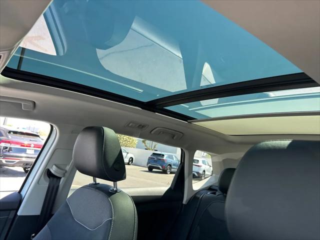 2026 Volkswagen Taos SE Black