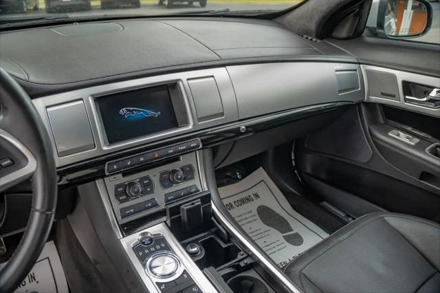 2015 Jaguar XF 3.0 Sport