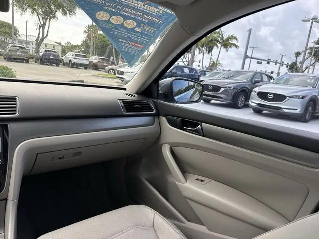 2014 Volkswagen Passat 1.8T SE