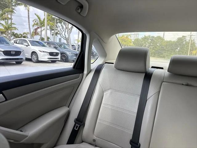 2014 Volkswagen Passat 1.8T SE