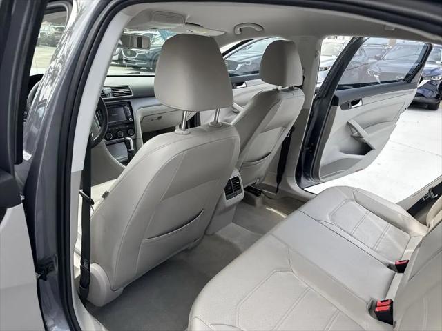2014 Volkswagen Passat 1.8T SE