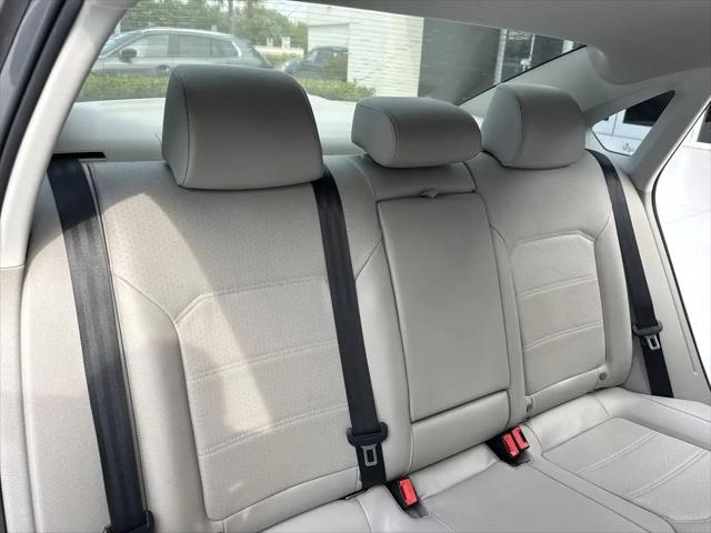 2014 Volkswagen Passat 1.8T SE