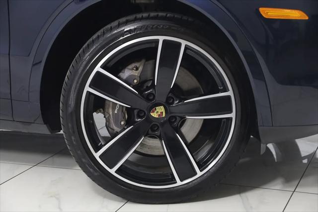 2022 Porsche Cayenne Platinum Edition